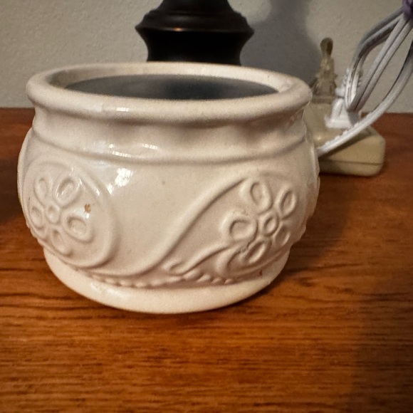 Wax Warmer Cream Color Intertek Brand Warming Plate No Light Bulb Needed - Picture 5 of 7